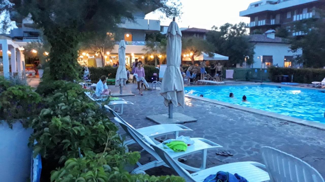Hotel Residenza Giardino Bellaria-Igea Marina Esterno foto