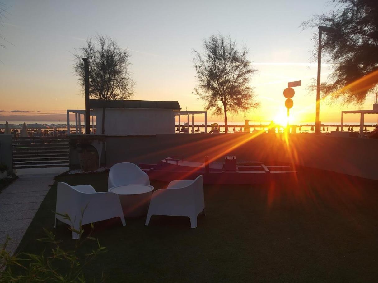 Hotel Residenza Giardino Bellaria-Igea Marina Esterno foto