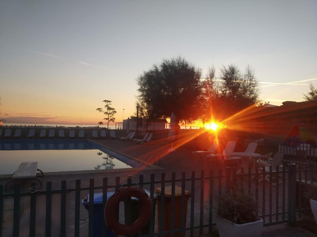 Hotel Residenza Giardino Bellaria-Igea Marina Esterno foto