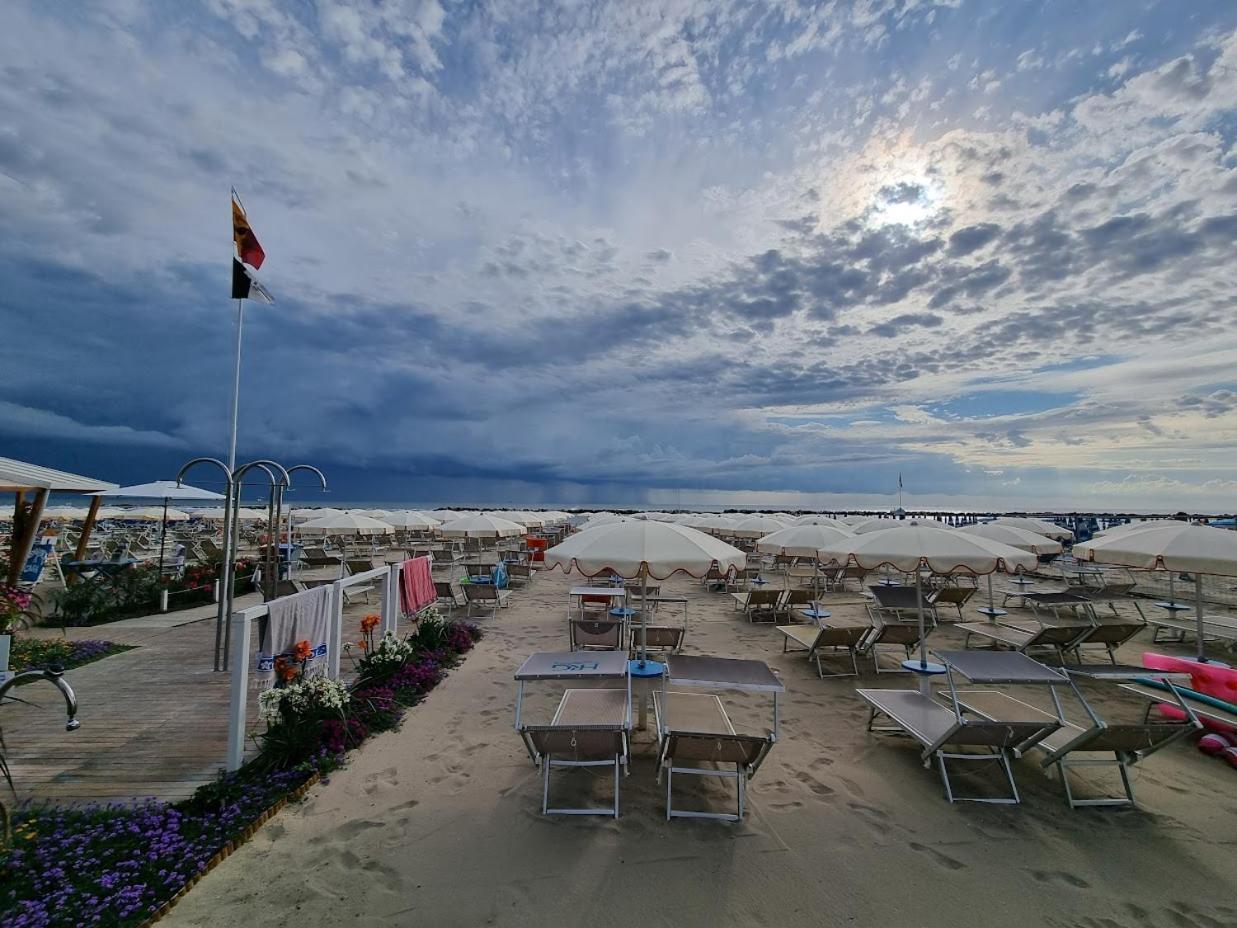 Hotel Residenza Giardino Bellaria-Igea Marina Esterno foto