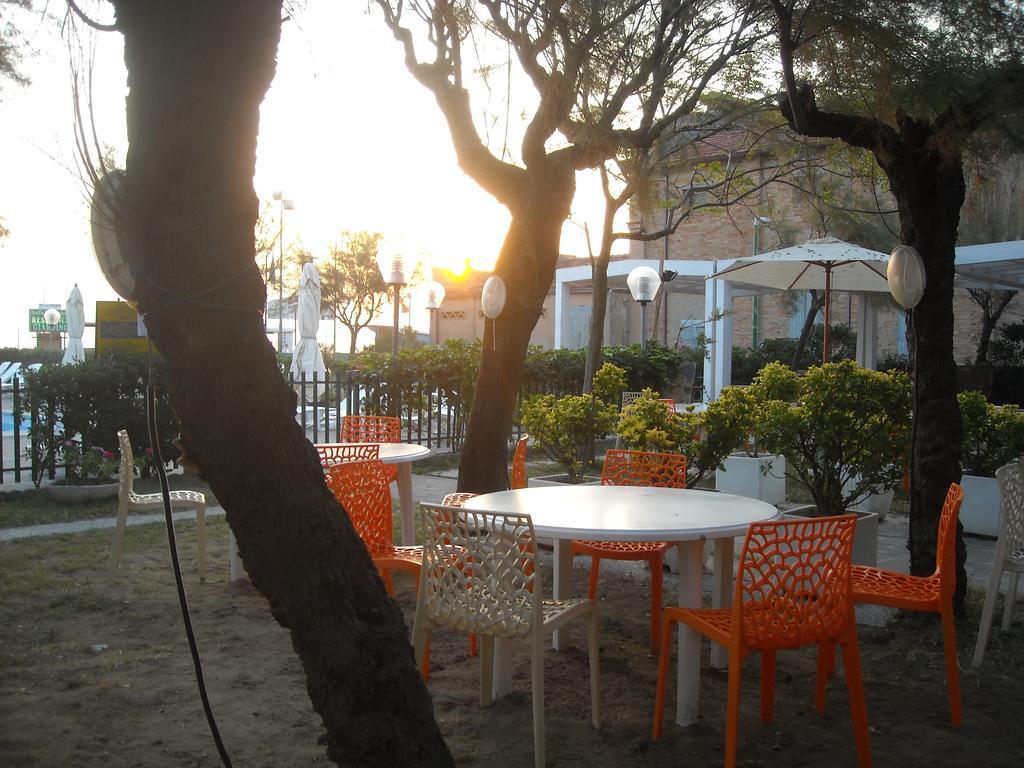 Hotel Residenza Giardino Bellaria-Igea Marina Esterno foto