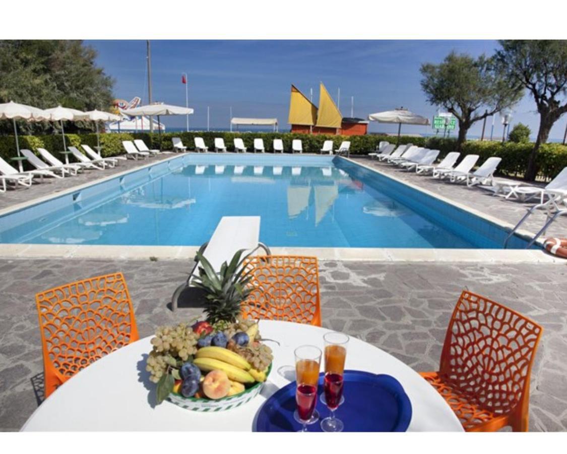 Hotel Residenza Giardino Bellaria-Igea Marina Esterno foto